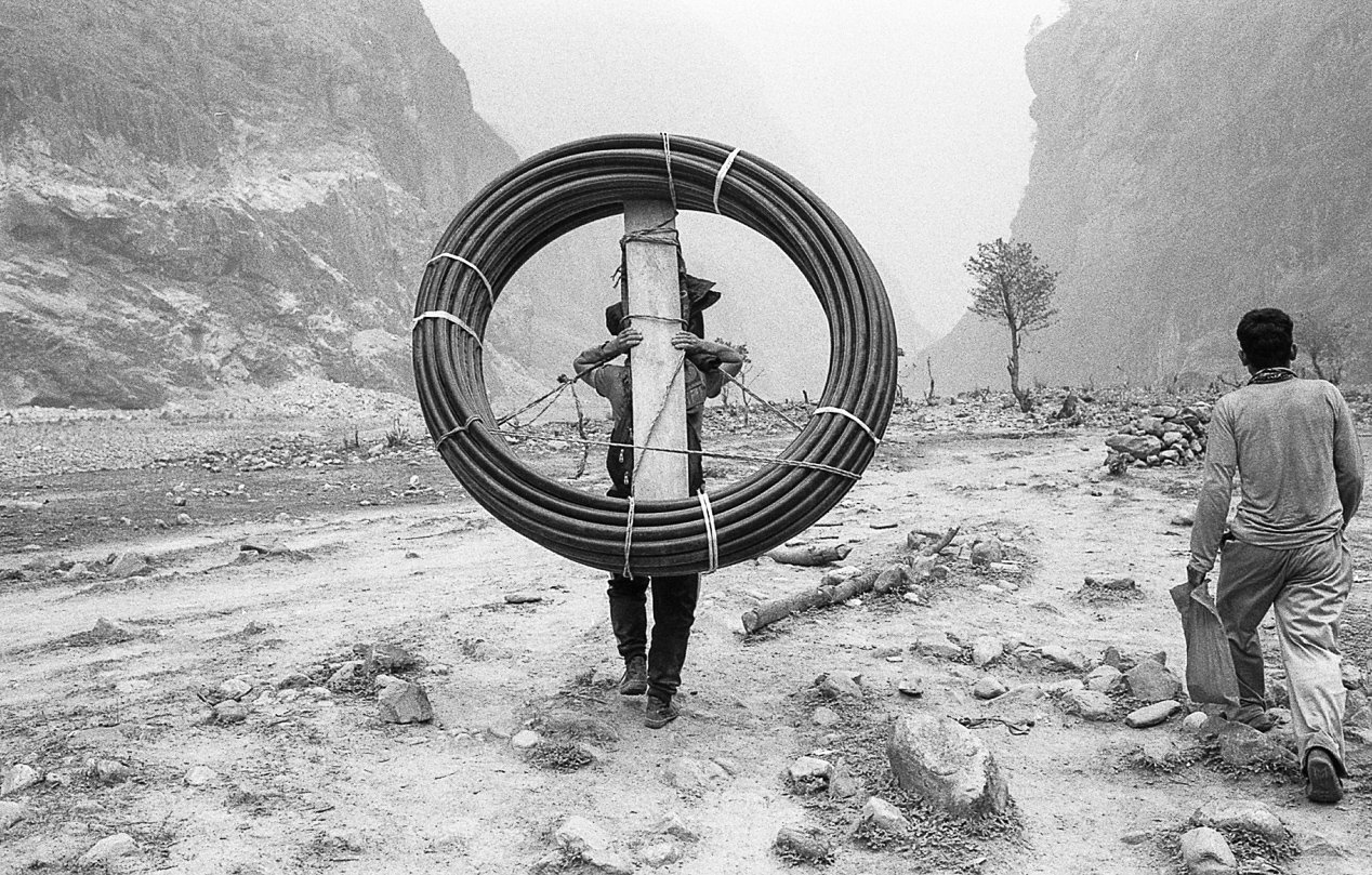 переноска вантажів на плечах Непал